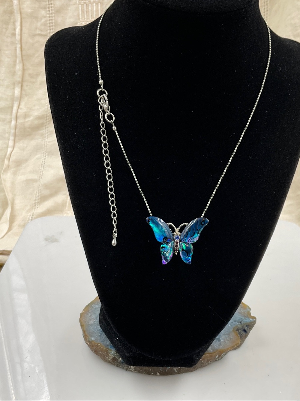 18”Silver Necklace With Abalone Shell Blue Iridescent Butterfly Pendant - Picture 2 of 9